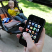 Los grupos de madres del WhatsApp