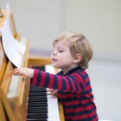 Todo lo que puede hacer la música por tus hijos