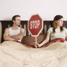 Dormir pegados no es dormir