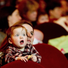 Al cine a pasárselo teta