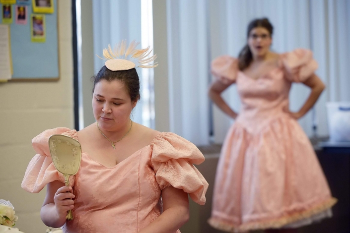 10 cosas que puedes hacer si otra invitada a la boda lleva tu mismo vestido