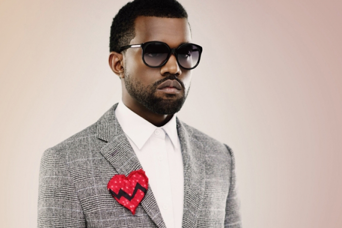 Kanye West no sonríe en las fotos porque es de tolis